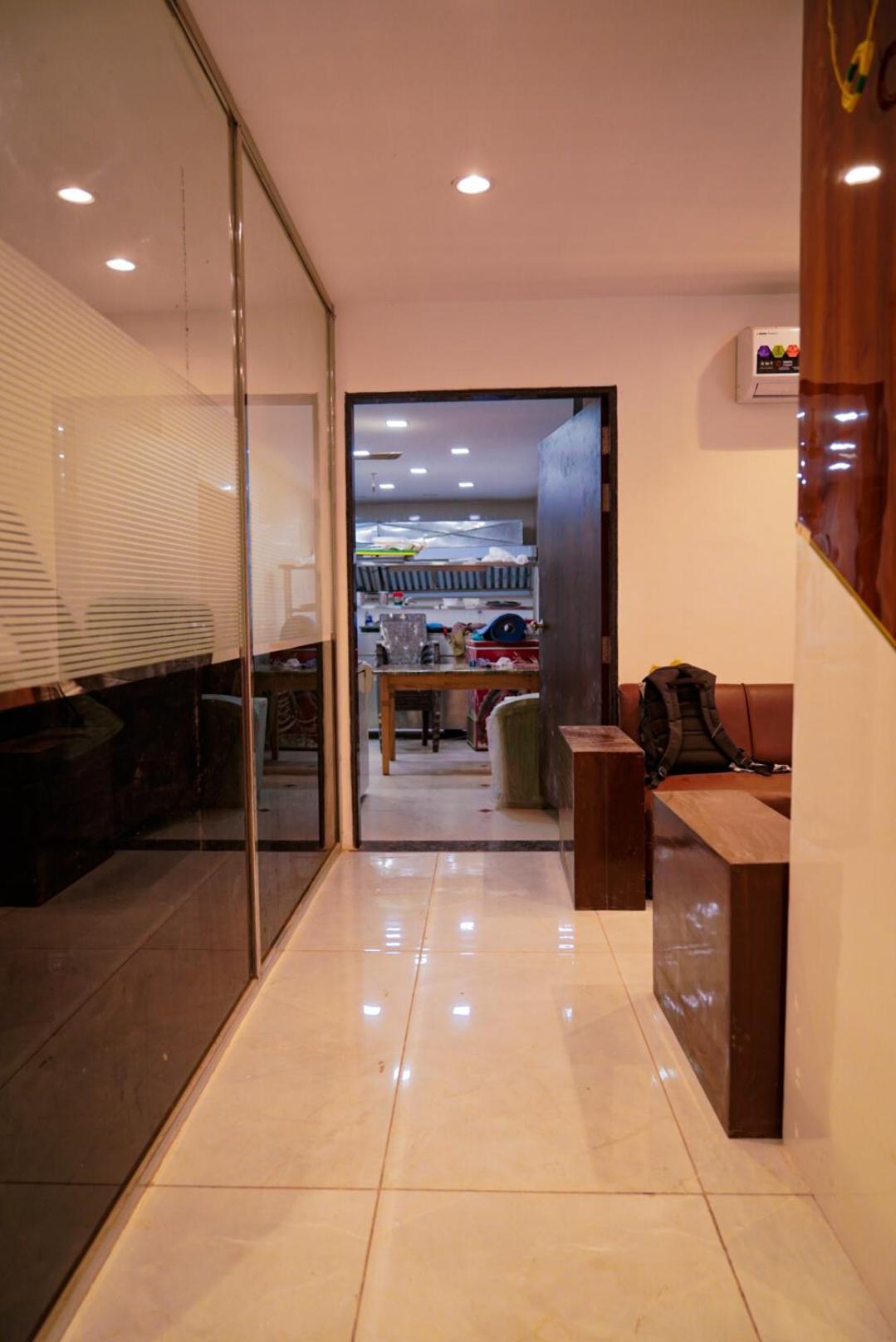 Hotel The Flamboyant Natraj Bharuch Exterior foto
